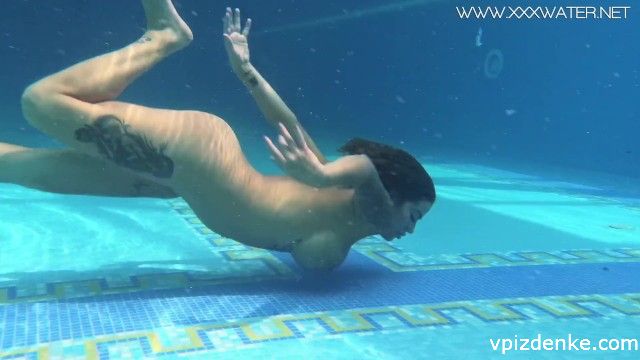 Beauty Heidi Van Horny - masturbate movie - Underwater Show